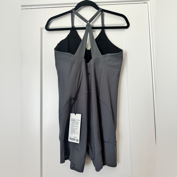 NWT Lululemon Lab Nulux and Mesh One-Piece 8" in ANCHOR - Picture 4 of 7